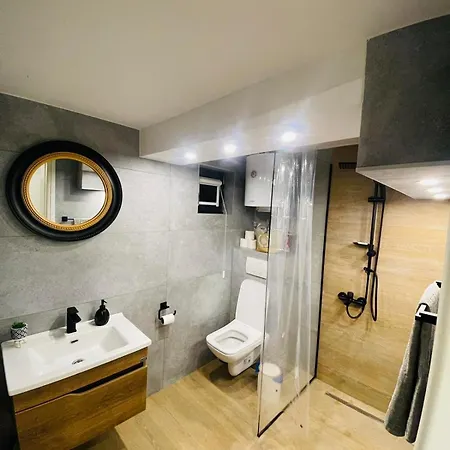 Villa House Emerald *